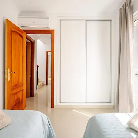 Villa Antonia Mar - Private & Heated Pool - Punta Lara *