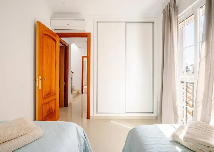 Villa Antonia Mar - Private & Heated Pool - Punta Lara *